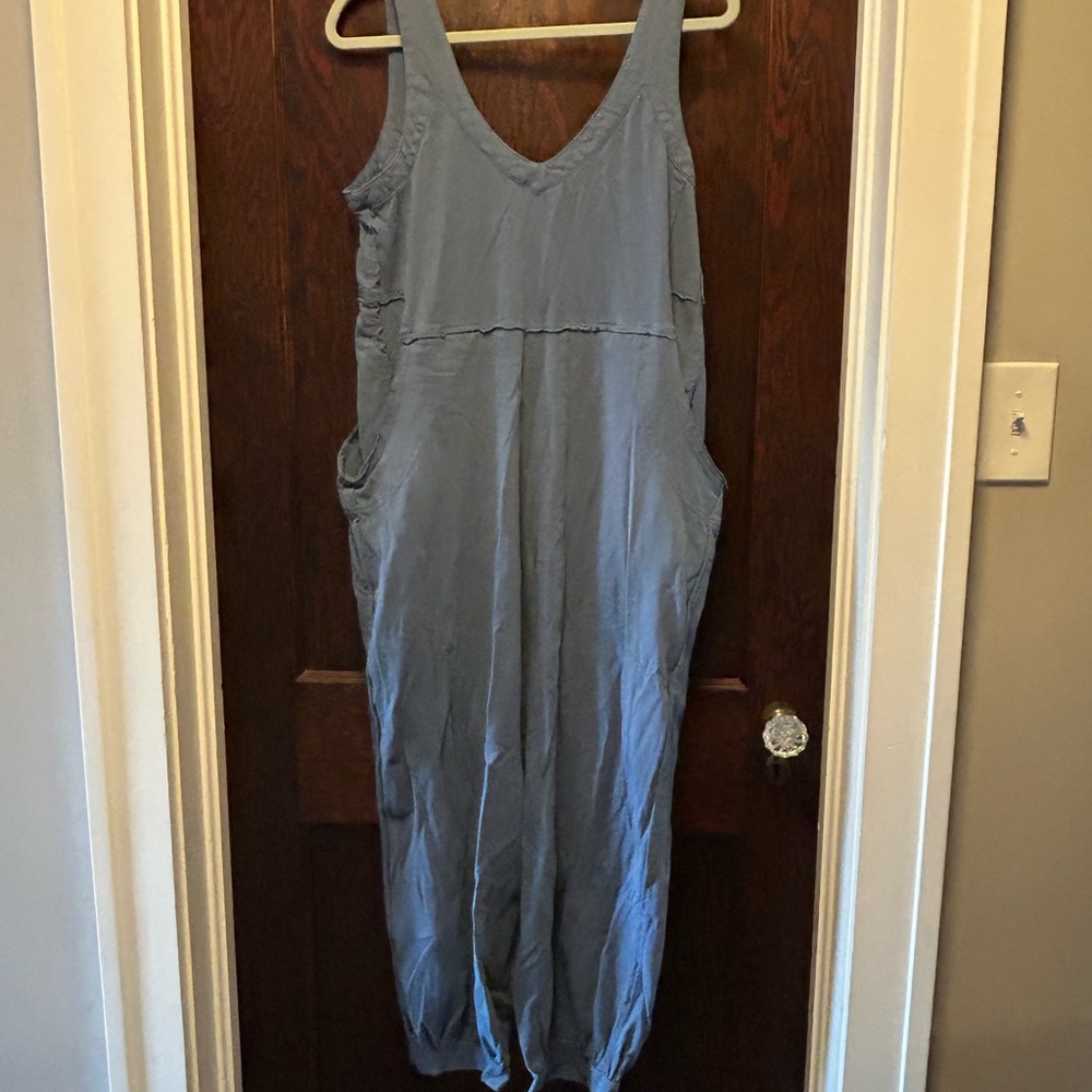 Sweet Lovely by Jen Blue Sleeveless V-Neck Casual Jumpsuit Maternity | M